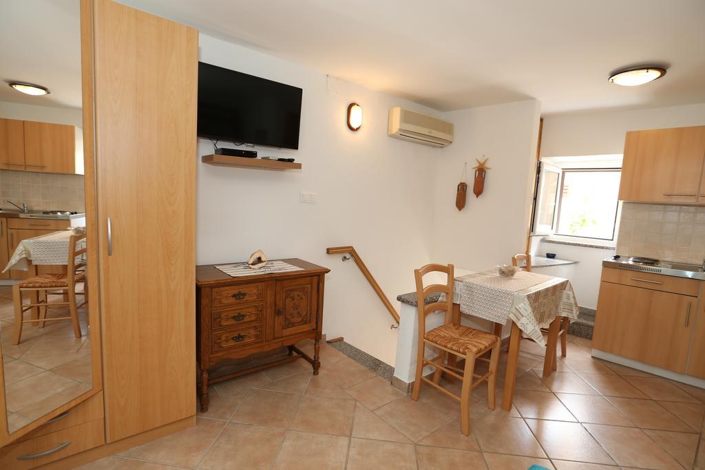 Studio Apartment Tea Baška Exterior foto