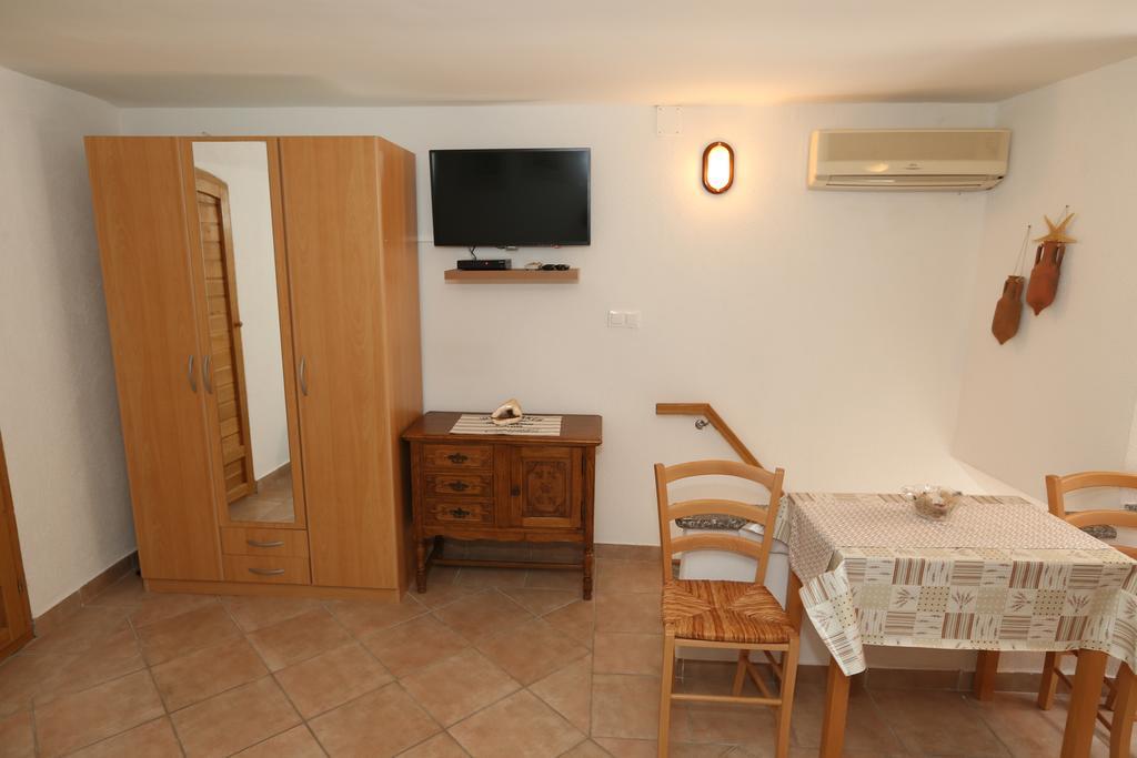 Studio Apartment Tea Baška Exterior foto